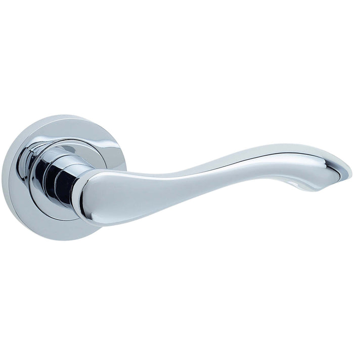 Elegant Polished Chrome Door Handle Traditional Interiors Interior Handle