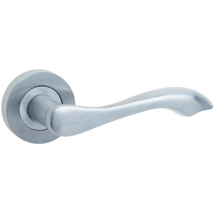 Elegant Satin Chrome Door Handle Traditional Interiors Interior Handle