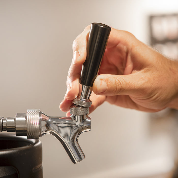 Growler Keg Beer Tap & CO2 Regulator - Pint Pulling Draught Nozzle - UK Style - LoopsDirect