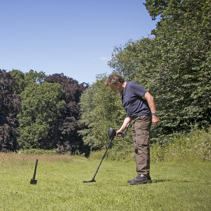 Lightweight Adjustable Length Metal Detector - High Accuracy Pinpoint Function - LoopsDirect