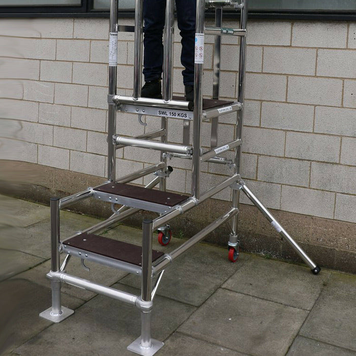 4 Tread Mobile Telescopic Podium Step Ladder 1.2m Tall Work Platform Safety Cage Loops